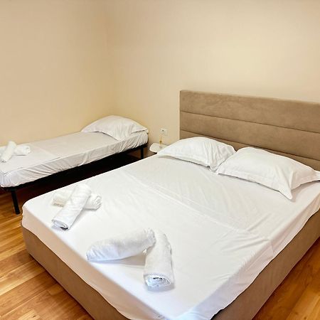 Skanderbeg Square Apartment 02 티라나 외부 사진