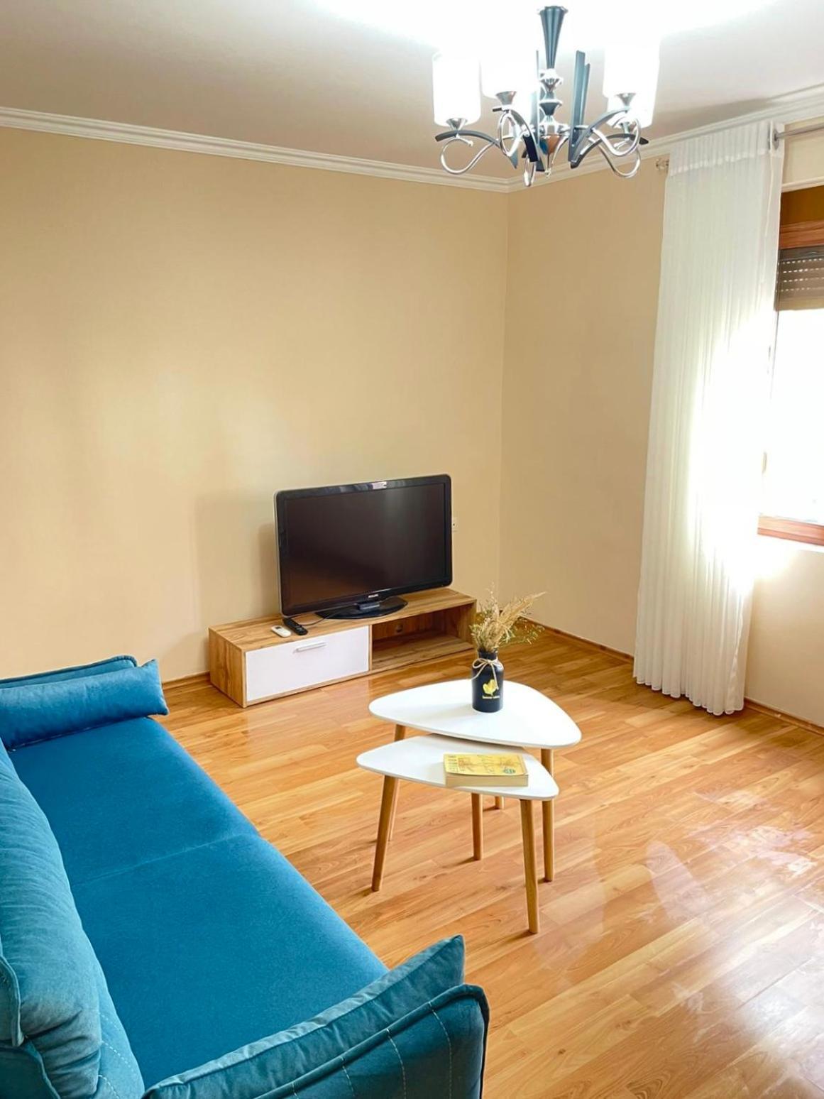 Skanderbeg Square Apartment 02 티라나 외부 사진