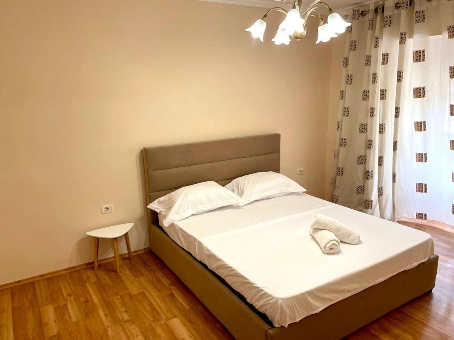Skanderbeg Square Apartment 02 티라나 외부 사진