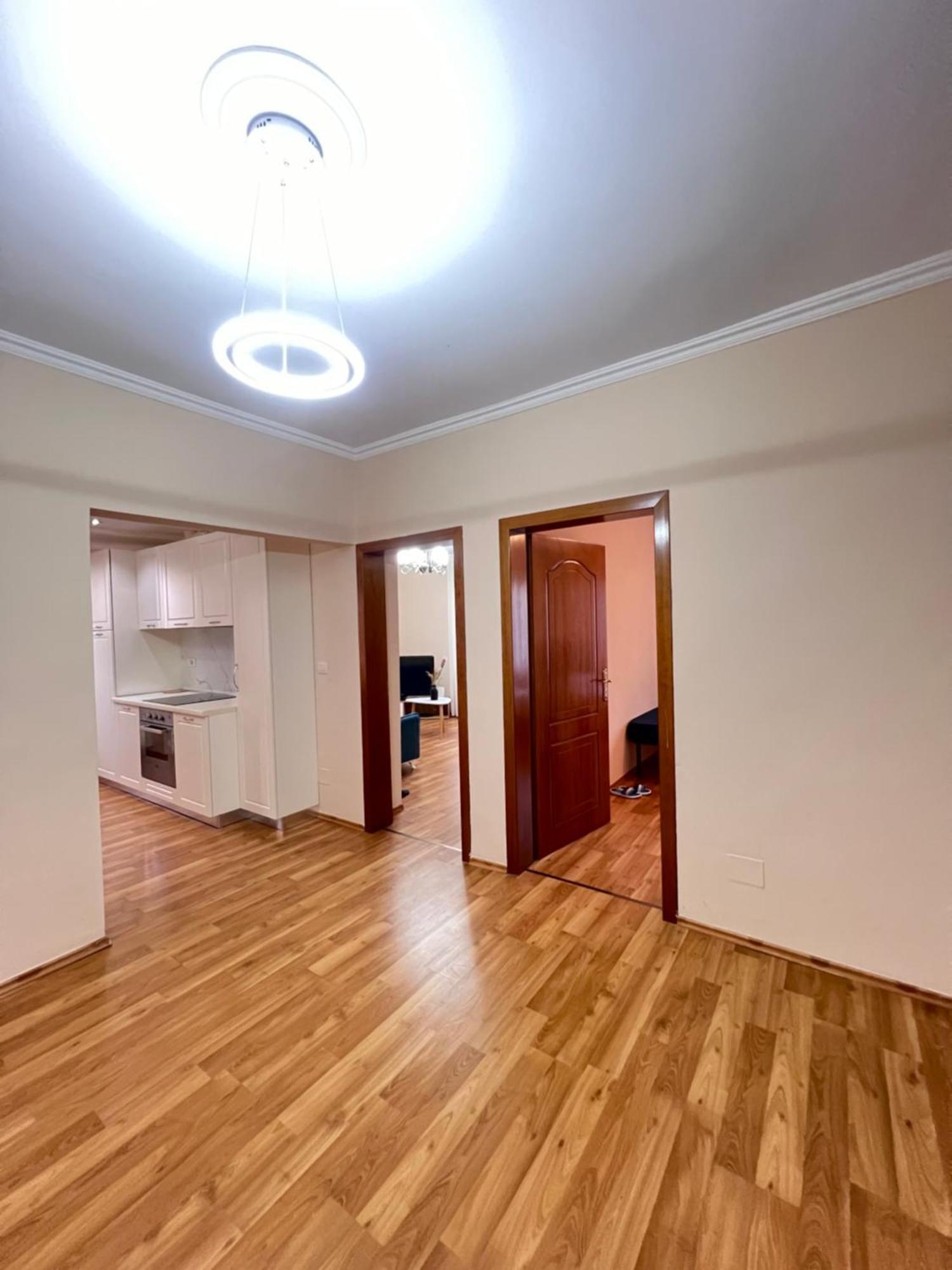 Skanderbeg Square Apartment 02 티라나 외부 사진