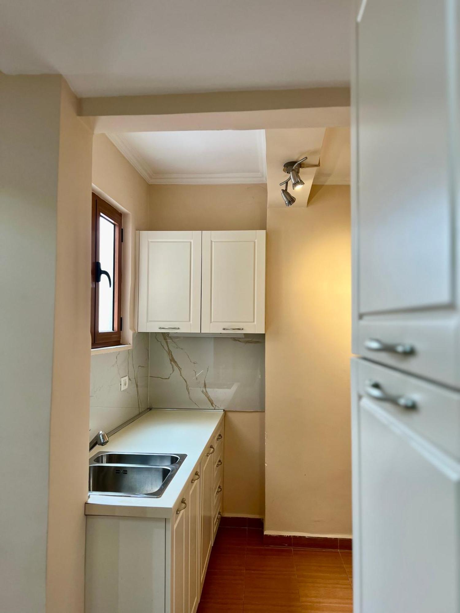 Skanderbeg Square Apartment 02 티라나 외부 사진