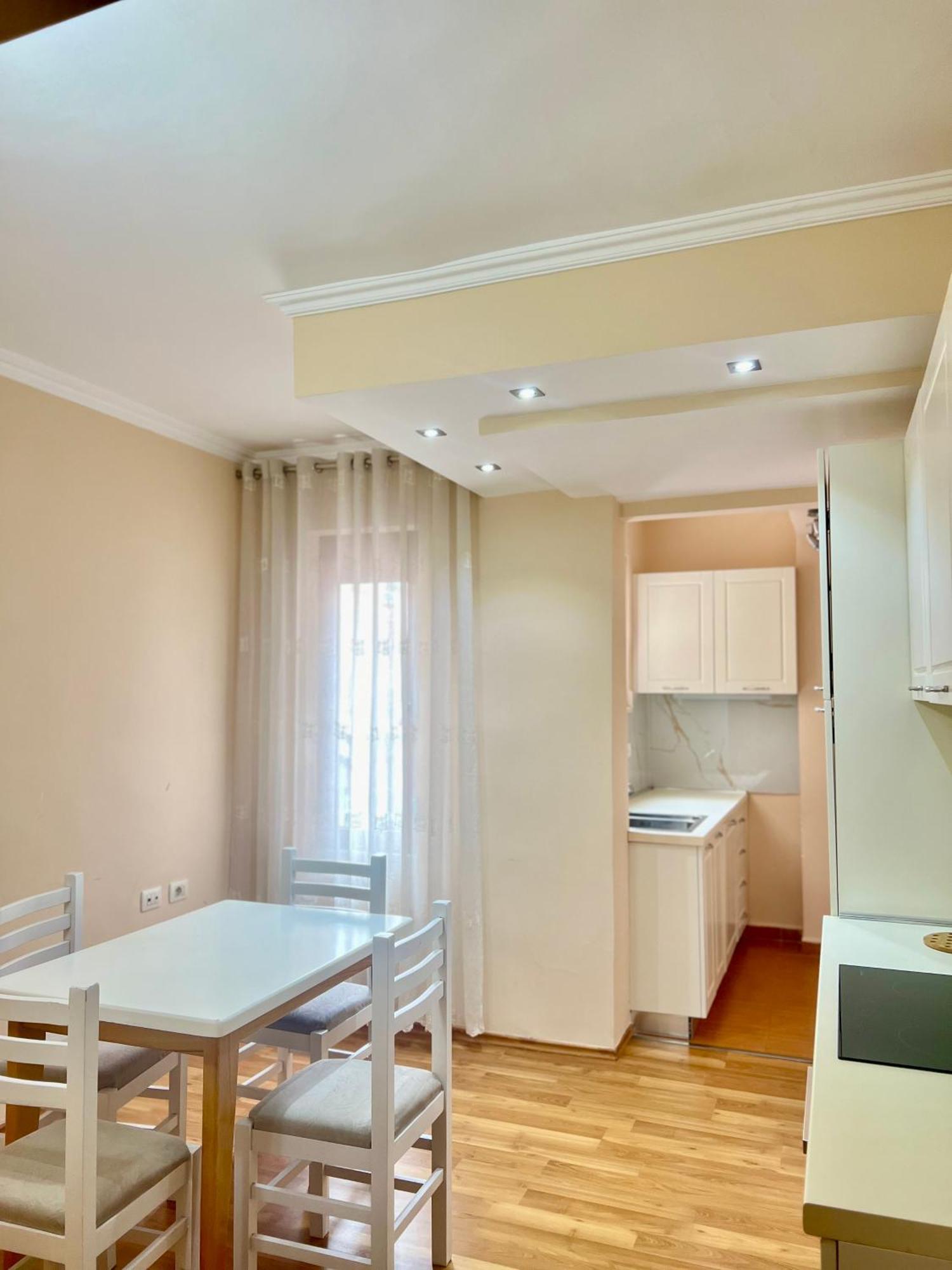 Skanderbeg Square Apartment 02 티라나 외부 사진
